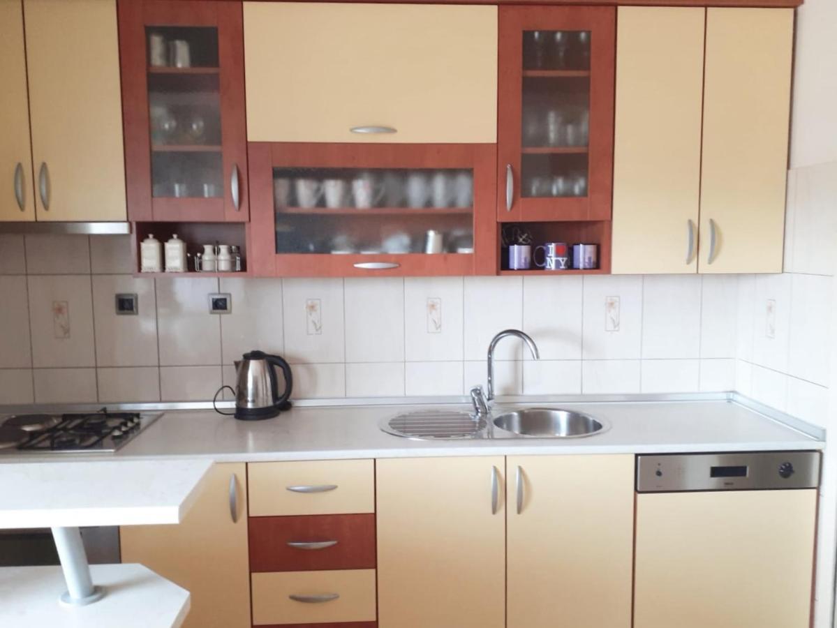Spacious 80M2 Apartment In The Center Ljubuški 外观 照片